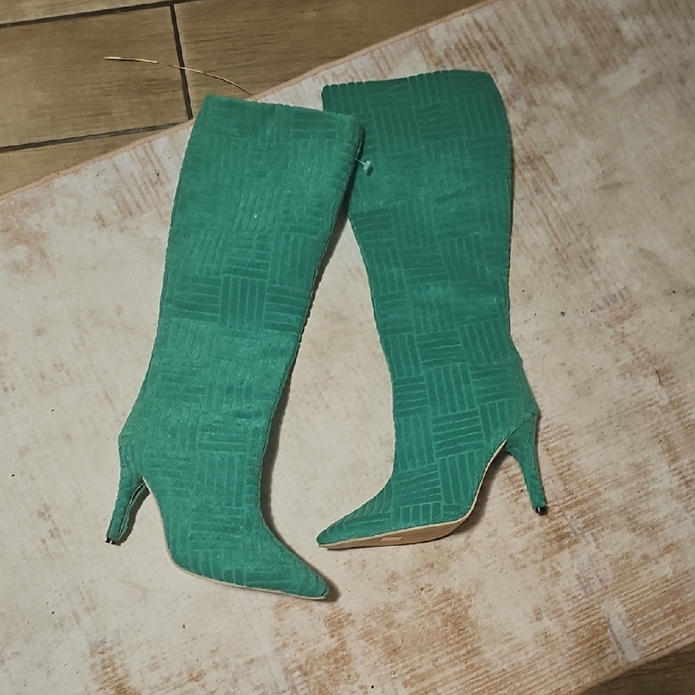 Elegant Green Knee-High Boots